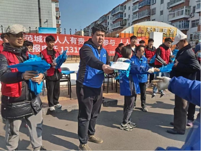 中交一航局五公司开展志愿服务助力食品安全示范城市创建