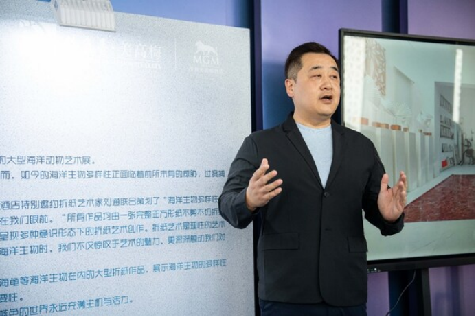 "纸"尖上的海洋：美高梅携手艺术家共筑蓝色生态防线