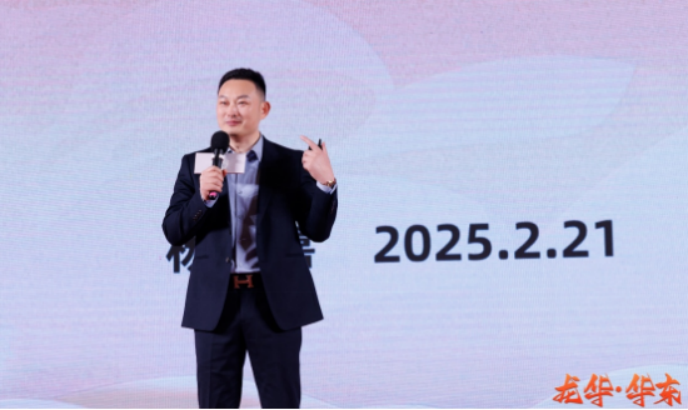 西朗门业董事长杨元嘉受邀出席阿里国际站峰会，分享品牌出海与AI增效新路径