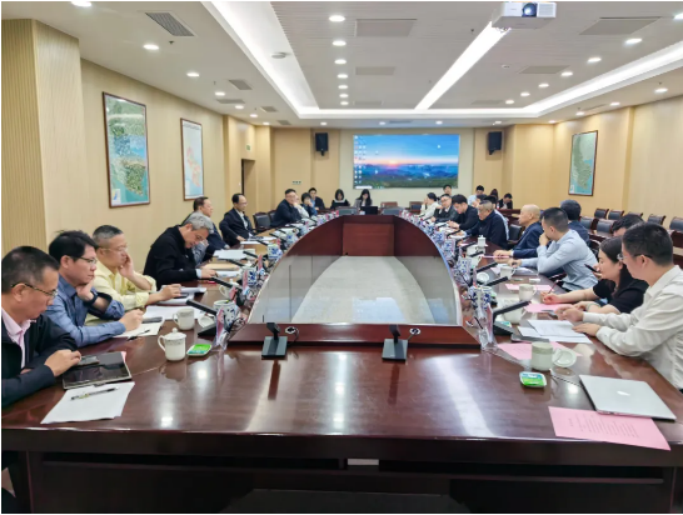 厦门市委常委、海沧区委书记龚建阳会见黄立平一行