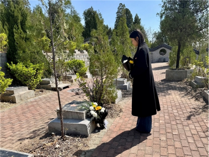 缅怀先烈志 共筑机场梦——中建二局枣庄机场项目清明祭扫烈士陵园活动圆满结束