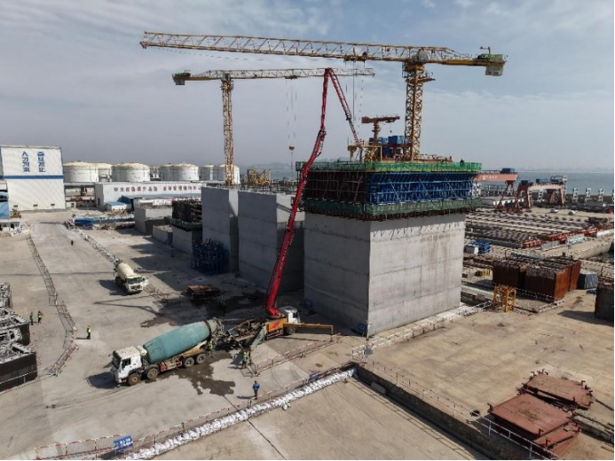 中交四航局承建的连云港港赣榆港区粮油码头项目首件沉箱预制顺利封顶