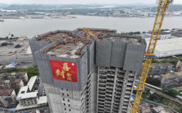 回迁再提速！中交四航局广州黄埔珠江村旧改项目首栋回迁楼正式封顶