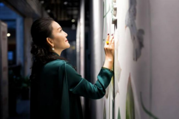 《商海芳华》专题栏目系列访谈第6期——邓春旭：以衣为媒，让世界遇见东方美