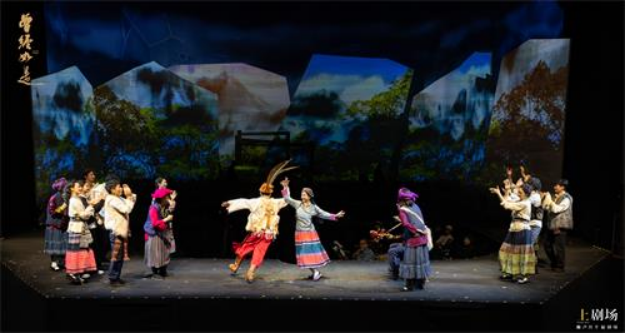 《曾经如是》《如梦之梦》年末双档连演，上海观众在剧场跨年