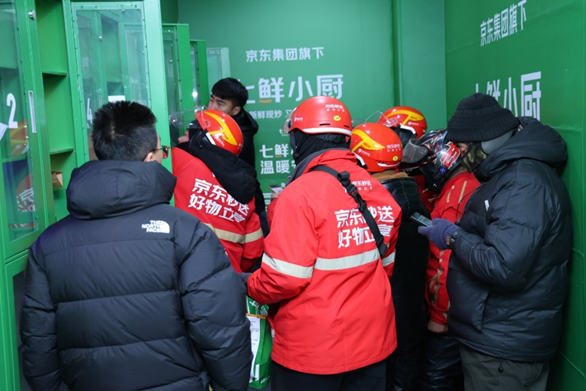 抢光了！七鲜小厨免费送巧克力，营业3小时单量破16000单，明日继续随单送