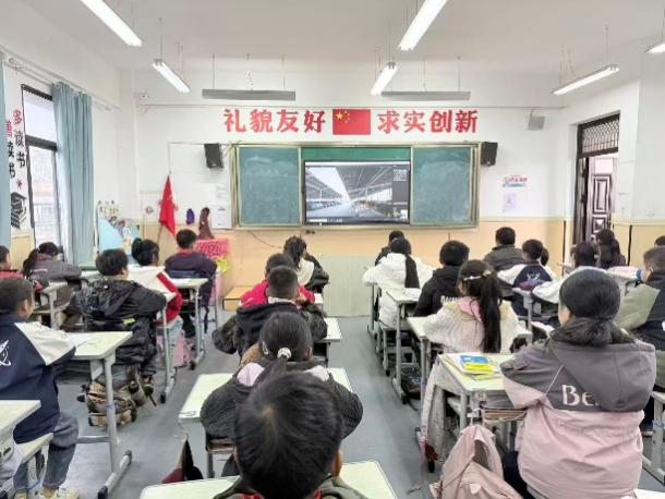 &ldquo;晒&rdquo;出来的绿色财富&mdash;&mdash;青少年科技素养课解码光伏科技零碳密码