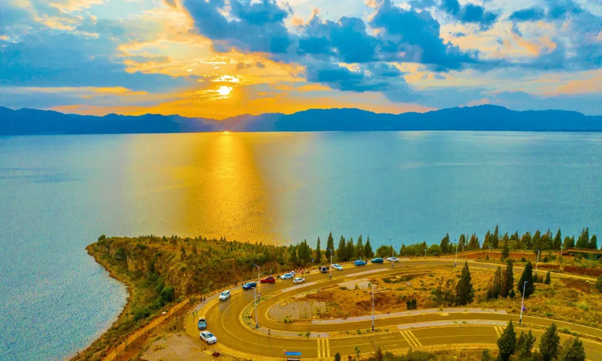 云南抚仙湖向世界递出&ldquo;心灵栖息地&rdquo;名片