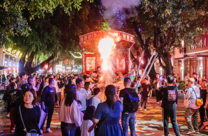 国际导演开展驻地创作计划，百余戏剧追梦者云集会昌