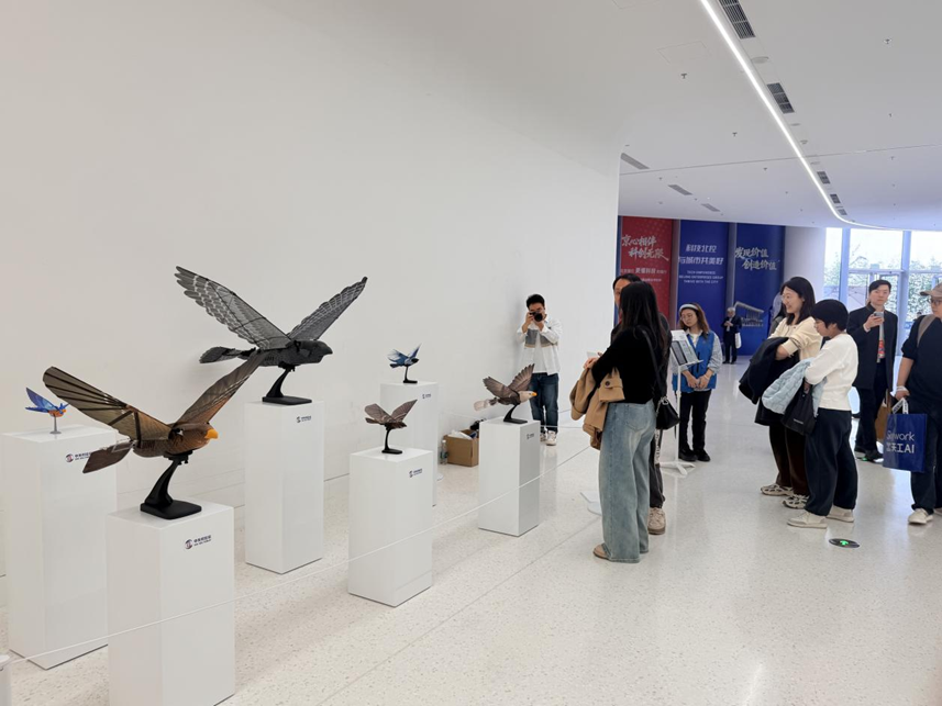 从仿真到实用 汉王科技仿生扑翼机器鸟探索低空应用新场景