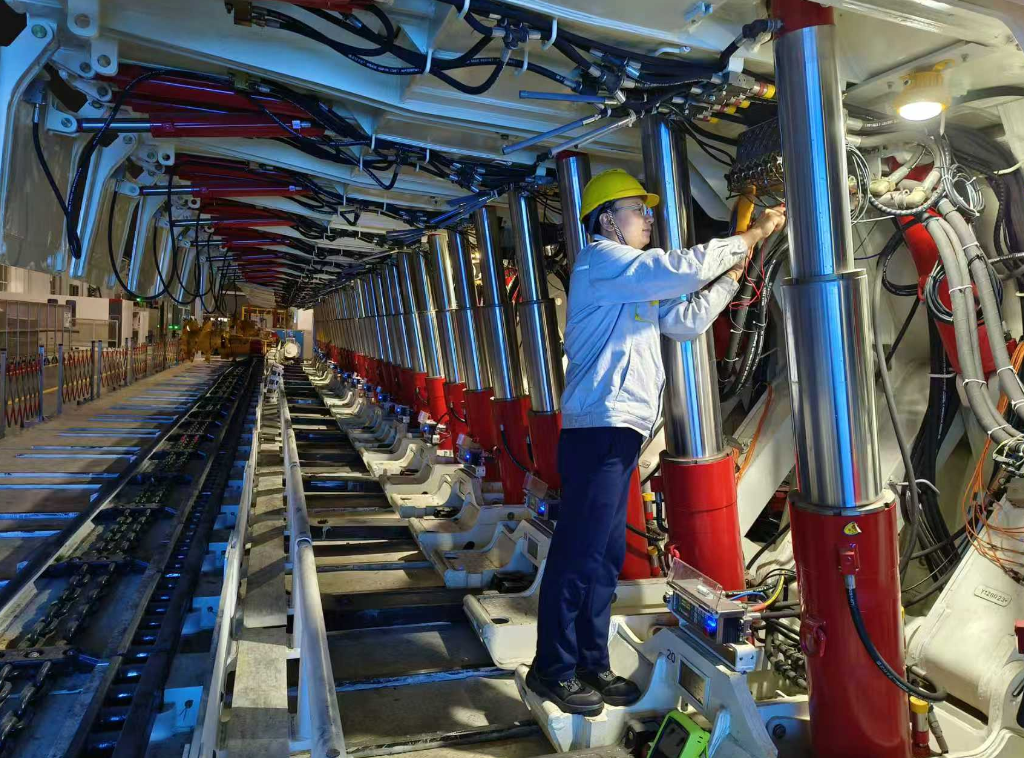 硬核5G！煤炭行业首个地面全景式&ldquo;电液控制系统测试及协同控制装置&rdquo;性能测试启动