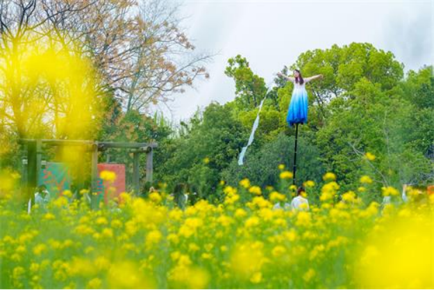 &ldquo;五一&rdquo;假期游乌镇，解锁蚕花盛会、光影盛宴及艺术特展