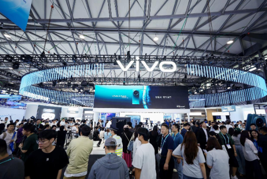 MAXHUB &times; vivo X Fold6 深度联合研发，打造折叠屏跨端协同办公新标杆