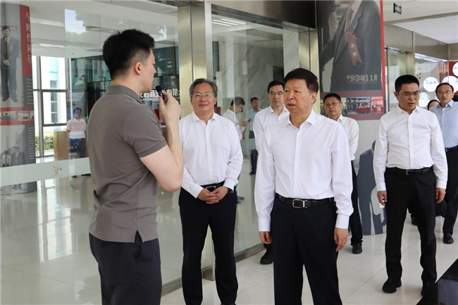 四代接力，两岸同心 | 国台办主任宋涛、苏州市委书记范波一行莅临苏州中化药品，关注两岸医药融合新篇
