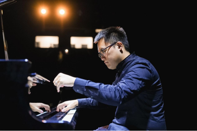 &ldquo;诗意的独白&rdquo;波兰钢琴作品演奏会在沪举行，波兰殿堂级钢琴大师雅努什&middot;斯科隆与青年演奏家陈天一联袂演出
